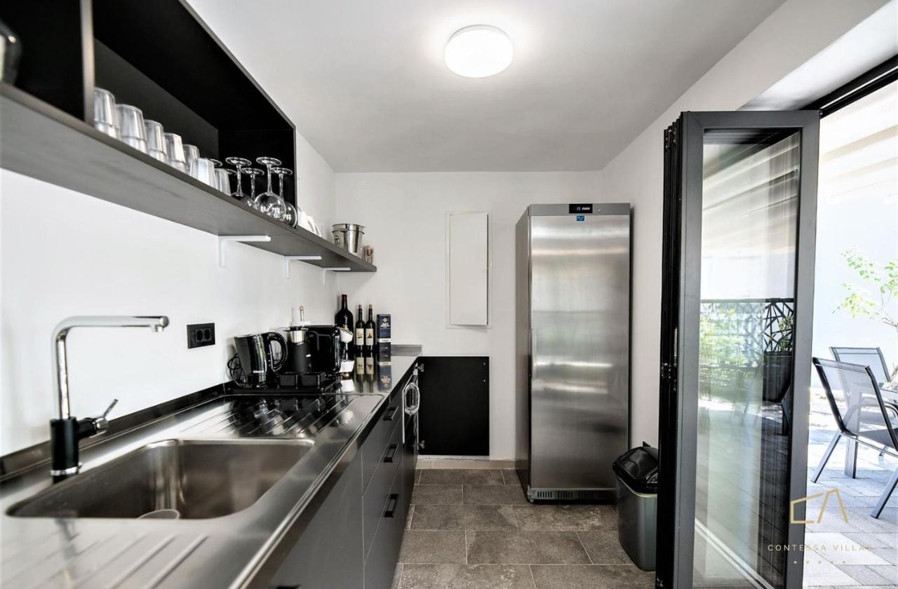 Luxury Apartments In Villa Curiera Малинска Экстерьер фото